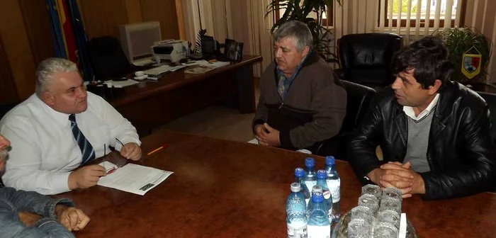 Mecanicii de locomotivă au fost primiţi de prefectul Cătălin Popescu