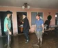 ÎPS Casian Crăciun a mers să ajute sinistrații din localitățile inundate FOTO: EDJ