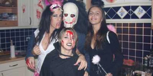 Neamţ: Tinerii pietreni, prinşi de febra pregătirilor pentru Halloween