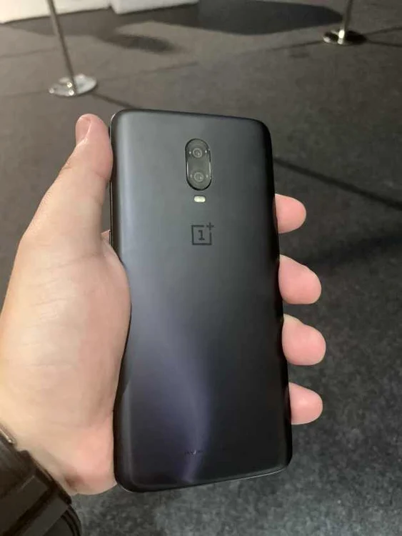OnePlus 6T FOTO Claudiu Râpan (Adevărul)