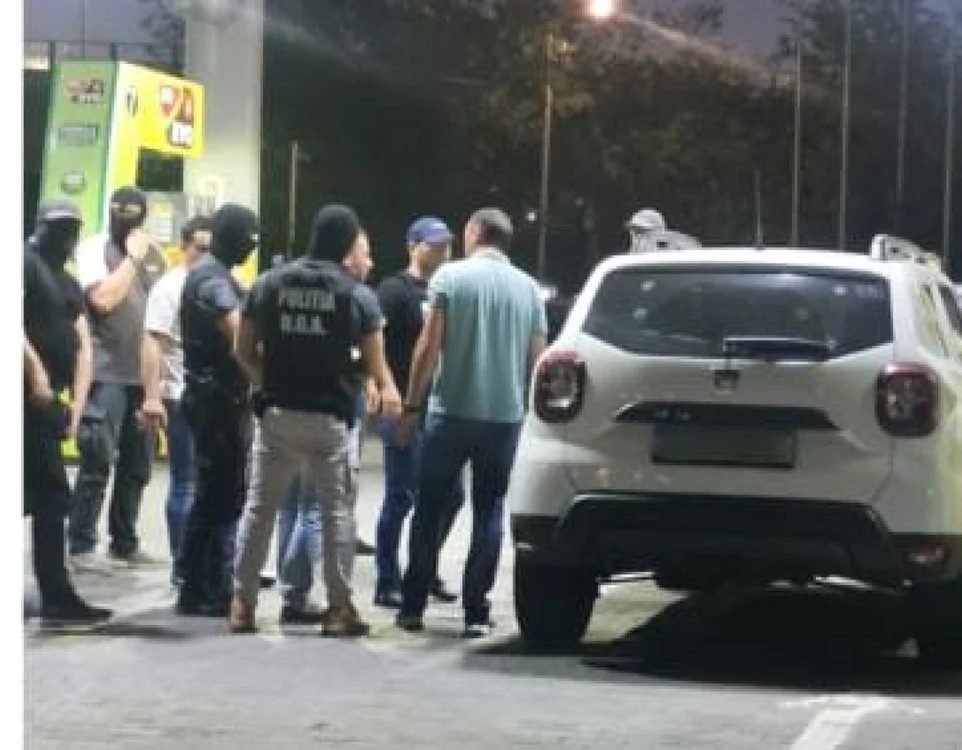 Ionuţ Gurău a fost prins în Otopeni, în timp ce primea bani de la un fost coleg pompier