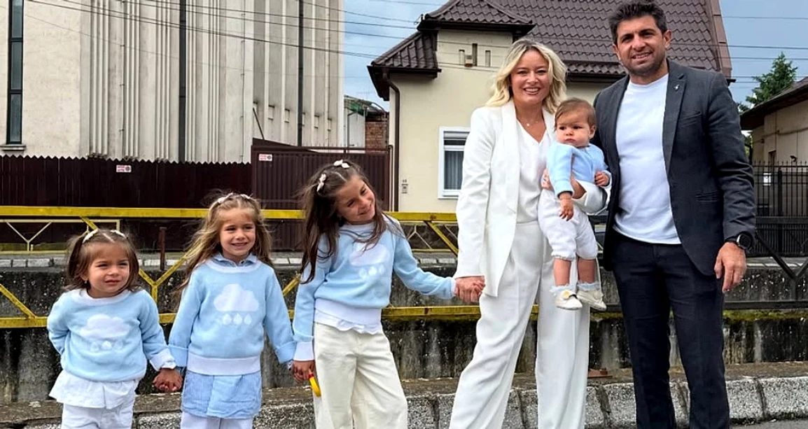 Imagini emoționante cu fetițele Laurei Cosoi, în timp ce pregătesc tort / foto: arhiva Click!