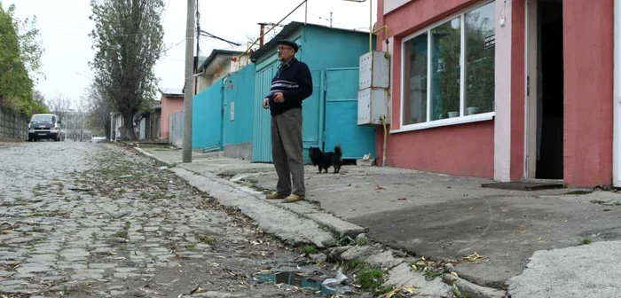 Foto Corina Ionaşcu: Strada Prunari, situată în zona 1 a Galaţiului arată ca după război