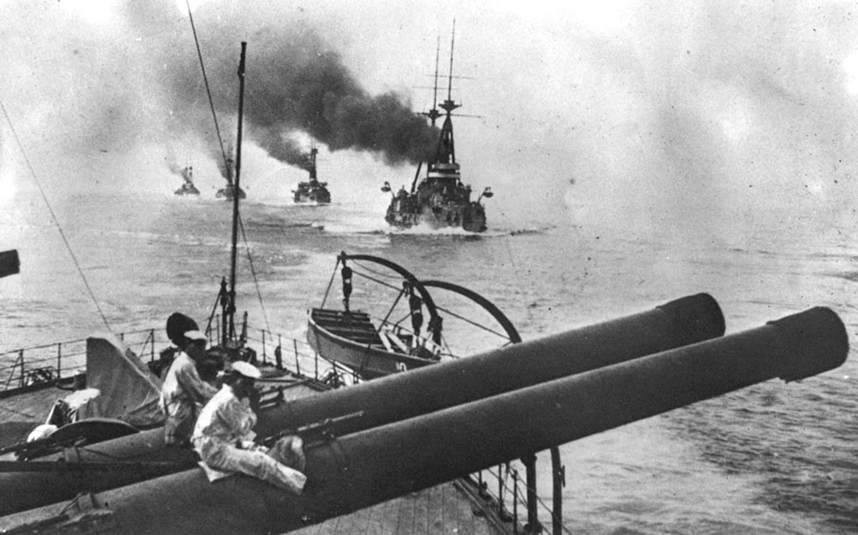 Flota japoneză în regiunea de coastă a Chinei,  în 1914. 