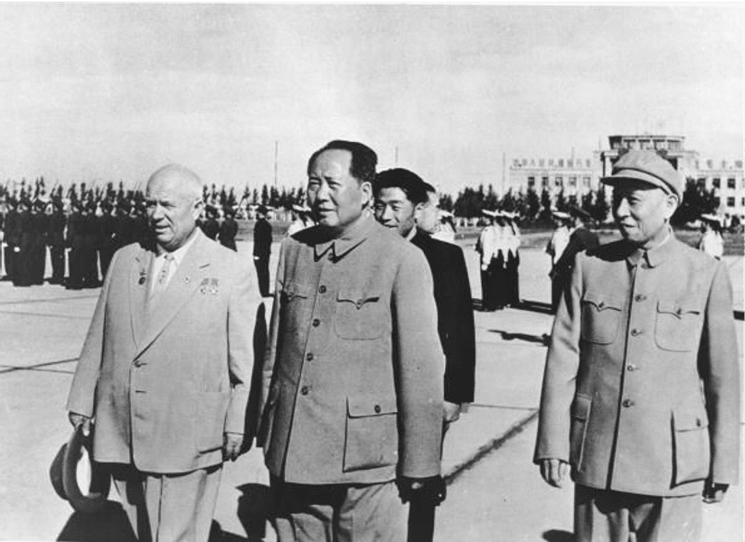 Cu fața spre Moscova, dar cu ochii la Beijing. Cum a jucat România relația ruso-chineză