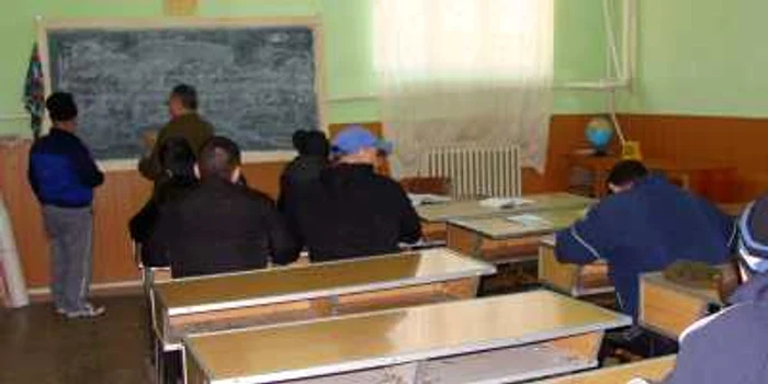 Unii dintre elevii deţinuţi au vârste înaintate 