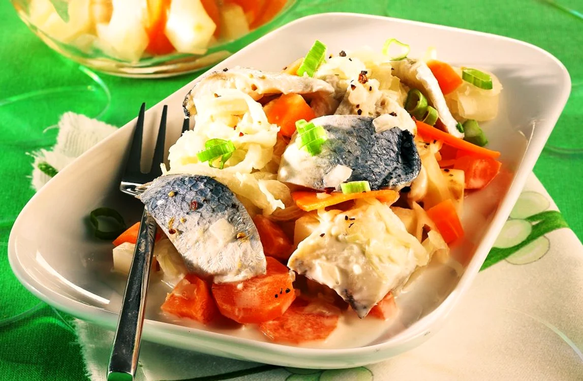 salata cu peste marinat jpeg