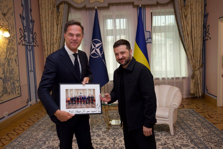 Șeful NATO, vizită surpriză la Kiev după summitul din SUA. Mark Rutte discută cu Zelenski despre garanțiile de securitate