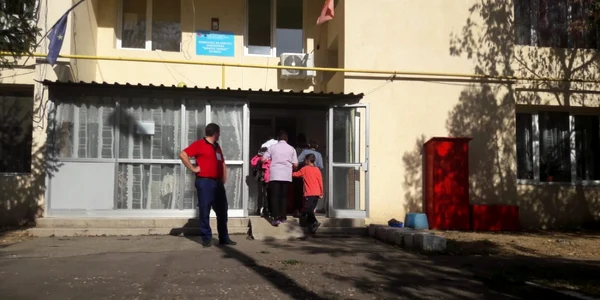 Asistentii care bateau copii netrimisi in judecata
