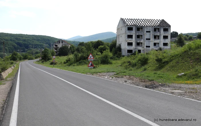 Ruinele orașului muncitoresc de lângă Anina. Foto: Daniel Guță