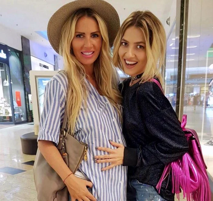 Lidia și Andreea s-au pozat împreună în mallFoto: arhivă personală