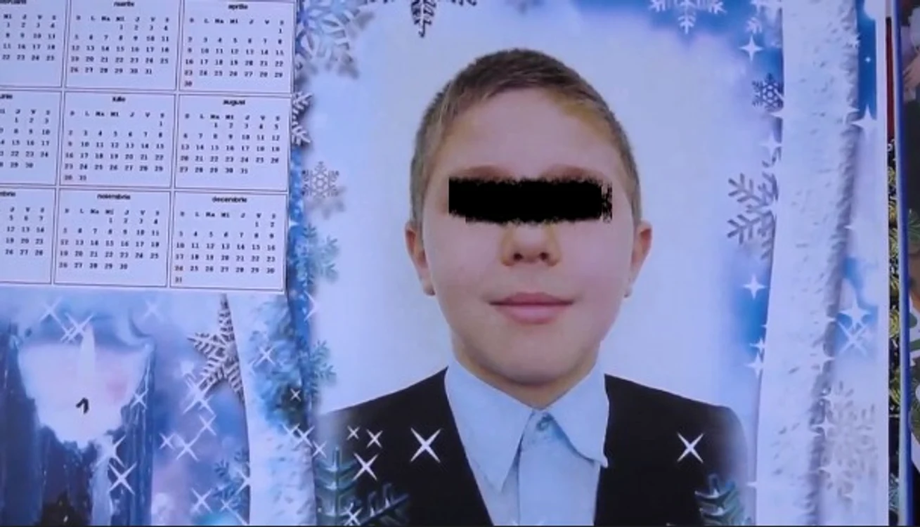 
    Andrei a fost găsit de tatăl lui spânzurat în magazie Foto:monitorulbt.ro  