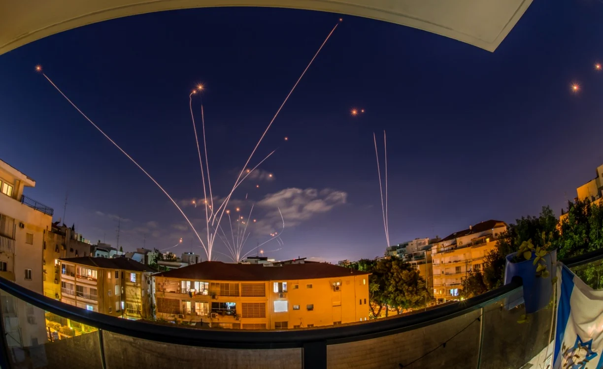 Iron Dome nu ar face față unui atac masiv cu mii de rachete. FOTO Shutterstock