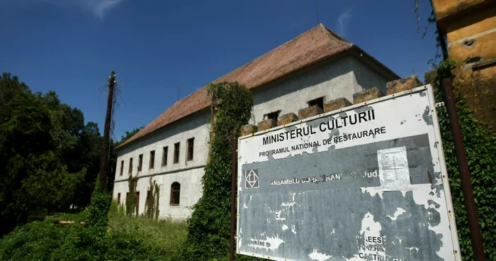 Clădirea-monument istoric de la Banloc a fost reşedinţa prinţesei Elisabeta. FOTO: Remus Runcan