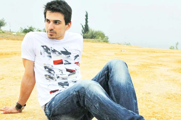 La 38 de ani, Andreea  Marin se îmbracă în fuste  scurte, ca o adolescentă (FOTOGRAFII: ŞTEFAN ANDREI)