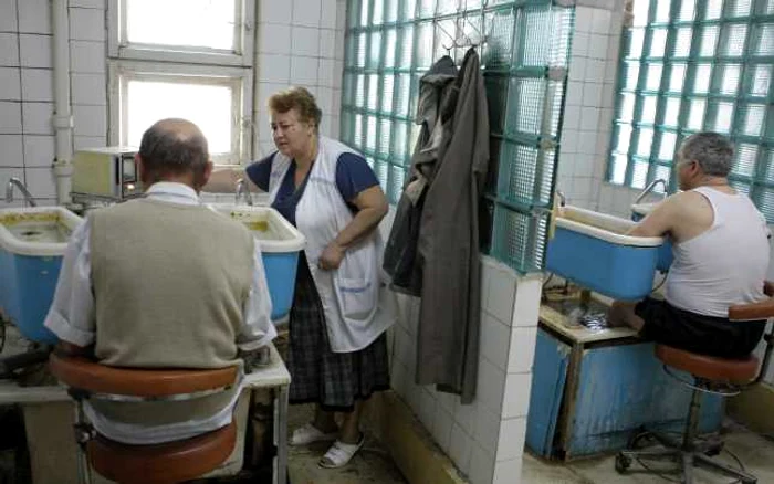 Tratament în băi antice la Policlinica 2