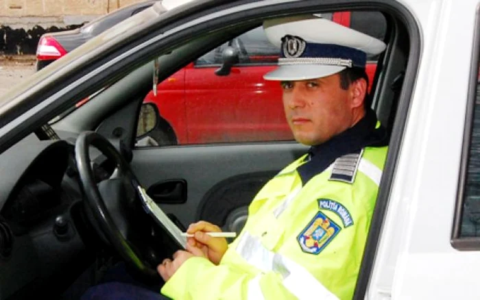 Agentul-şef Cristian Zamfir este renumit pentru că a lăsat fără permis primari, deputaţi, interlopi, dar şi un preşedinte de consiliu judeţean FOTO Adevărul