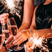 persoane in noaptea de revelion jpeg