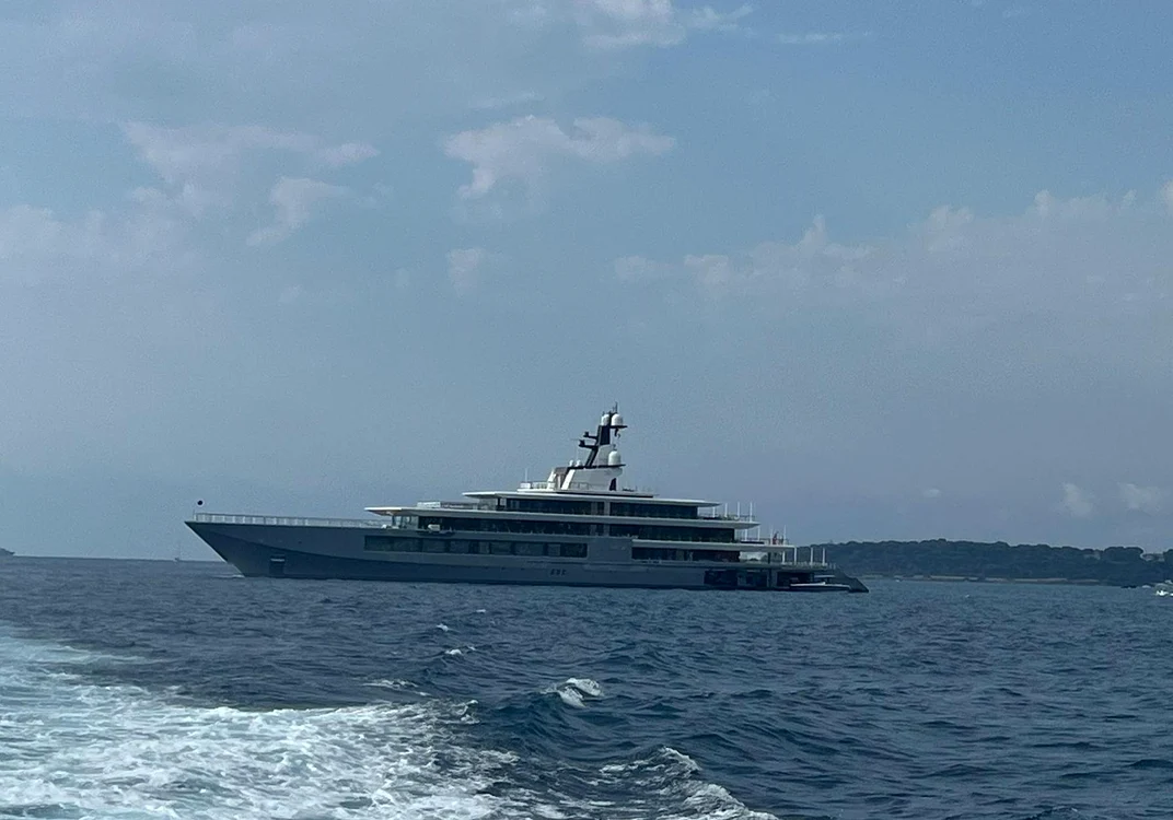 Iahtul lui Steven Spielberg, văzut în Cannes 