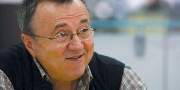 Ion Cristoiu, printre comentatorii „Adevărului”