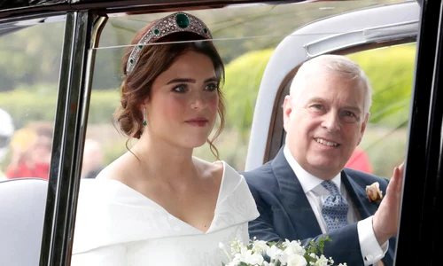 Prințesa Eugenie a fost adusă de tatăl ei, Prințul Andrew, la capela St George jpeg