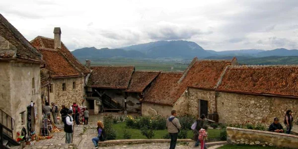 Cetatea este principalul obiectiv turistic al Râşnovului. FOTOAdevărul2