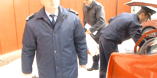 Pompierii au adus cadouri micuţilor din centre