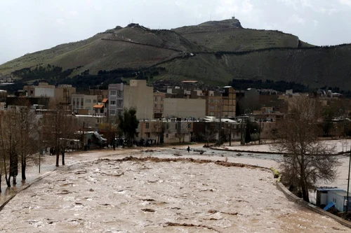 Inundaţie în oraşul Khorramabad provincia Lorestan Iran FOTO EPA-EFE / Saeed Soroush