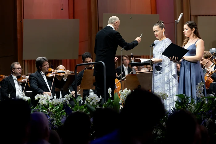 Paavo Järvi, Anna Lucia Richter, Elsa Benoit. Foto Andrei Gindac