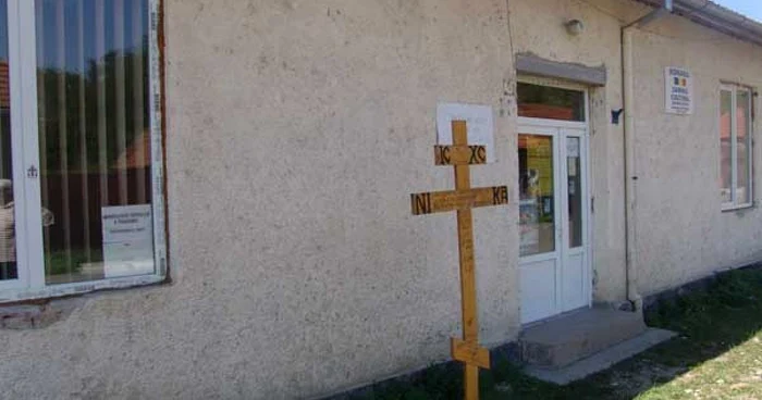 Căminul cultural este noua biserică. FOTO: Redeşteptarea