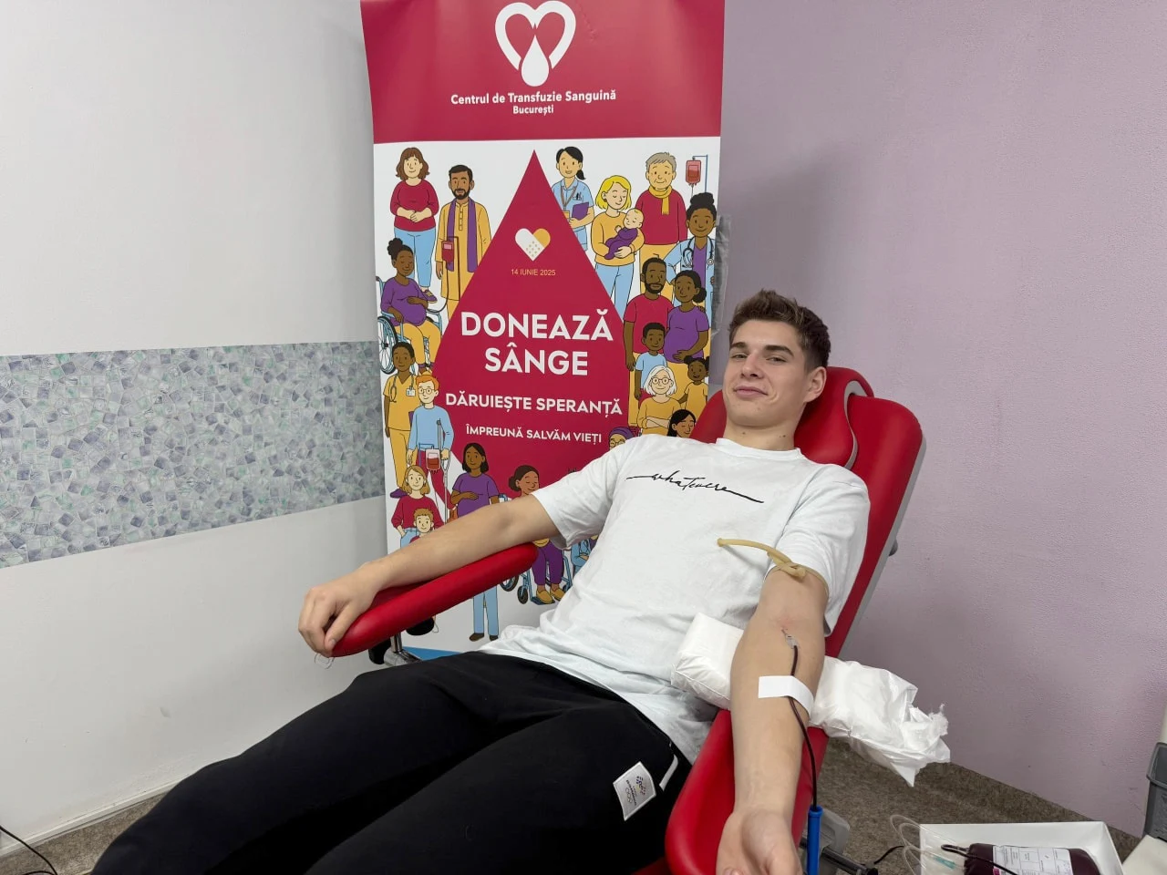 Canotorii au donat sânge în campania „Sânge de campion”. Samuel Moldovan nu se teme de ac: „Pentru mine, este un gest firesc”