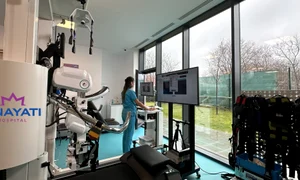 roboterapeut recuperare robotizata in enayati hospital pentru pacientii cu deficiente locomotorii jpg