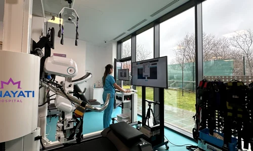 roboterapeut recuperare robotizata in enayati hospital pentru pacientii cu deficiente locomotorii jpg
