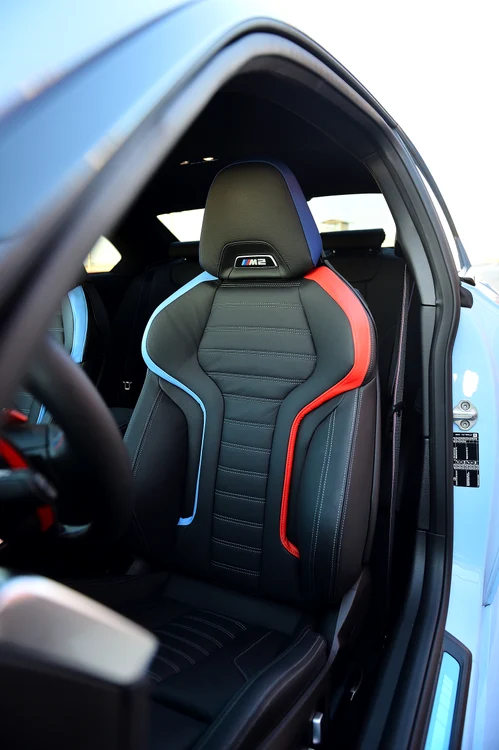 BMW M2 - interior scaun