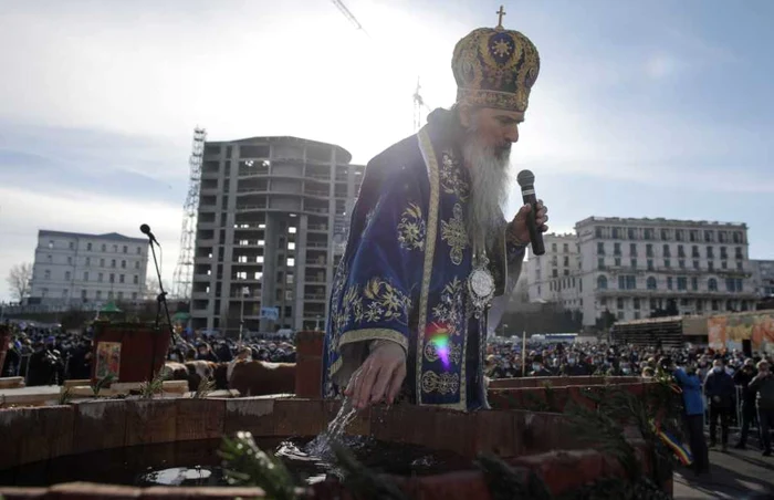 ÎPS Teodosie - slujbă Bobotează - Constanţa - 6 ian 2021 / FOTO Inquam Photos / Octav Ganea