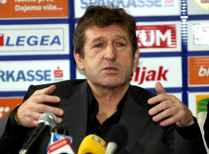 
    Safet Susic, selecţionerul Bosniei  