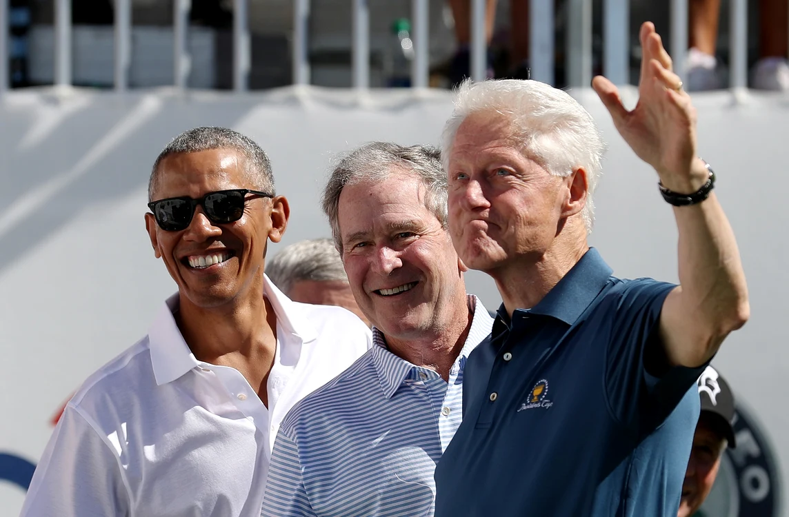 
    Foștii președinți americani Barack Obama, George W. Bush și Bill Clinton se vor vaccina împotriva Covid-19foto: Getty Images  