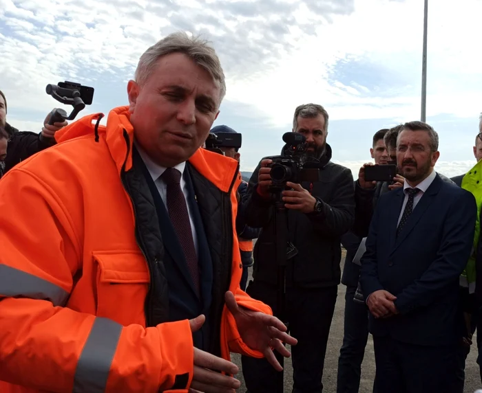 Ministrul Transportatorilor a vizitat şantierul de pe Autostrada Sebeş - Turda