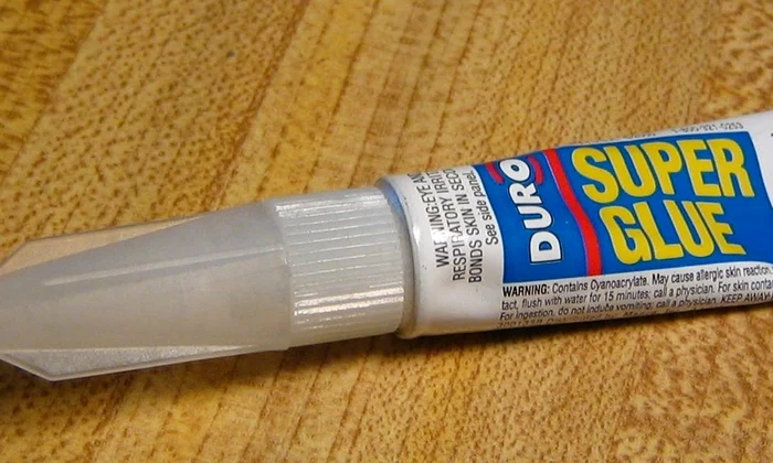 Banalul lipici «Super Glue» a fost inventat printr un accident jpeg