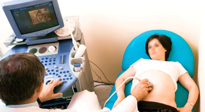 Femeia a constatat că fătul nu mai mişcă după 35 de săptămâni