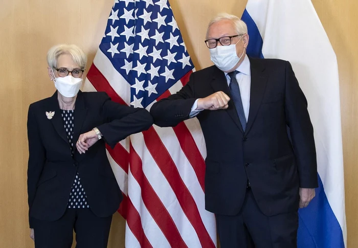 Wendy Sherman şi Serghei Riabkov