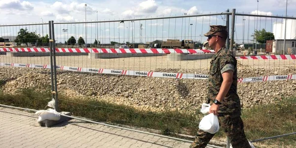 Militarii americani construiesc facilităţi în Baza aeriană de la Mihail Kogălniceanu Constanţa Foto Sînziana Ionescu