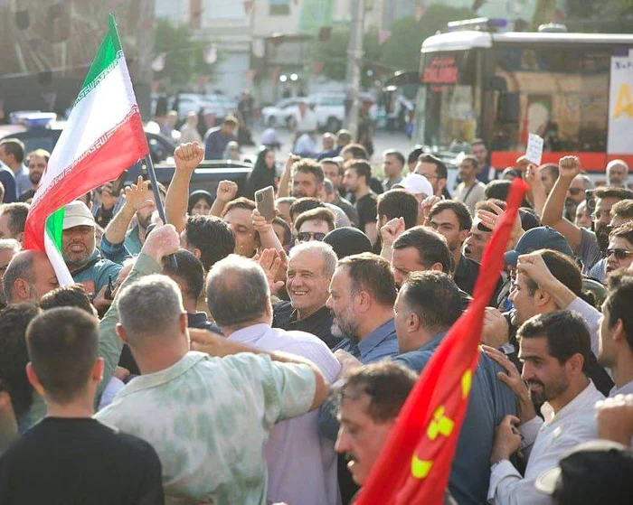 VIDEO Președintele Iranului, alături de protestatari în Teheran: „Iranul este patria noastră”