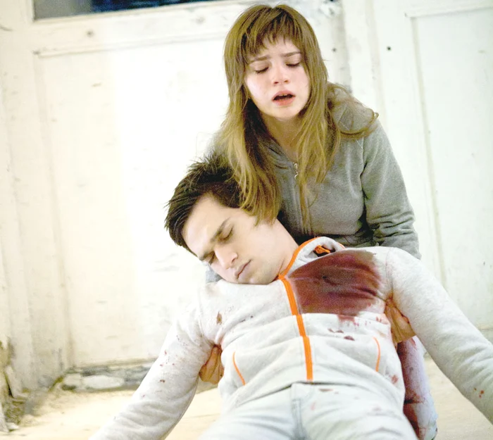 Scena cu  împuşcături  i-a apropiat  şi în viaţa  reală