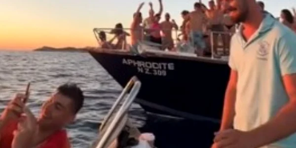 Petrecerea cu manele a unor români în Zakynthos   Foto Captură video jpg