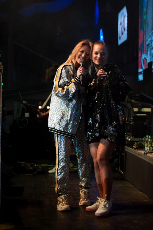Și sora Deliei, Oana Matache, i-a fost alături artistei în marea zi 