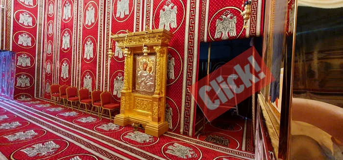 În biserică sunt puse imense mashuri pentru a masca schelele
