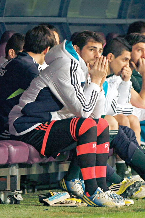 
    Casillas a trăit  o adevărată  dramă în meciul  de la Malaga (fotografii: reuters)  