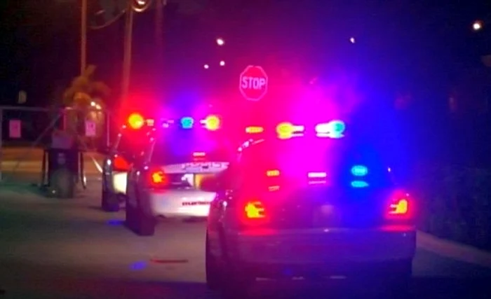 
    Poliţia a ajuns la universitatea din Arizona vineri dimineaţă, după ora 1.20Foto: Daily Mail  