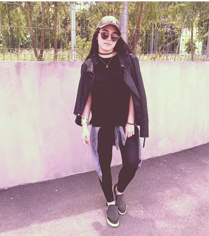 Alexia Eram, fata Andreei Esca, pare că îi calcă pe urme știristei de la ProTv